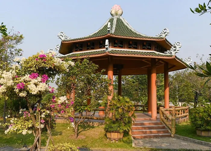 โรงแรม Suanphung Bonsai Village