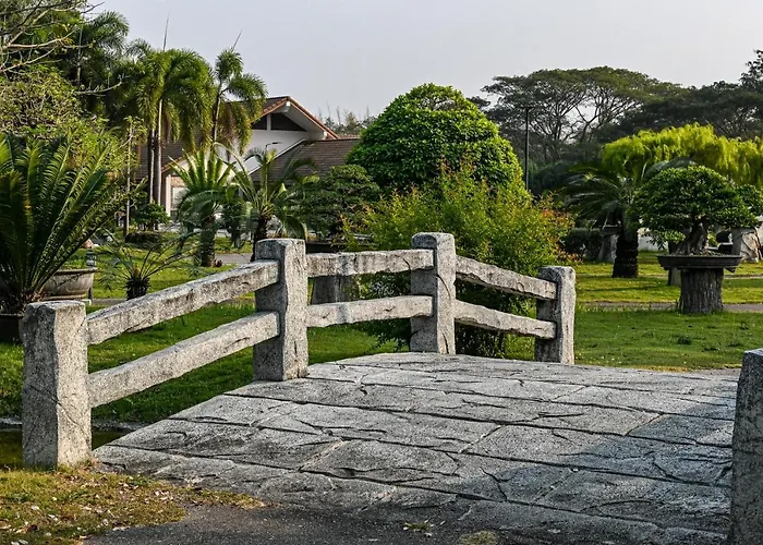 โรงแรม Suanphung Bonsai Village