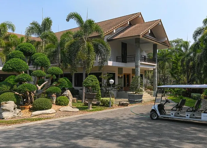 Suanphung Bonsai Village บ้านบ่อหวี