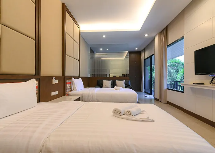 โรงแรม Suanphung Bonsai Village 3*