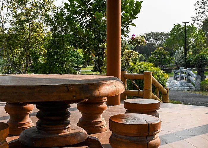 Suanphung Bonsai Village 3* บ้านบ่อหวี