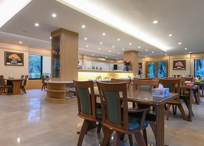 โรงแรม Suanphung Bonsai Village